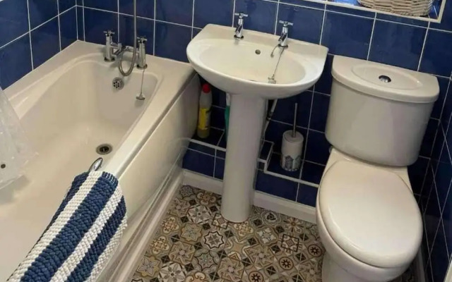 Quackers-seaside Village-pet Friendly-parking-