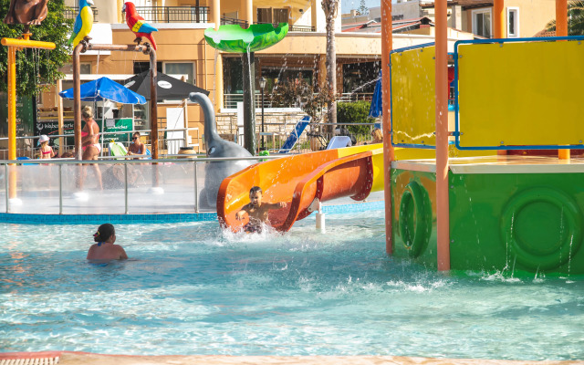 Chrispy Waterpark Resort 