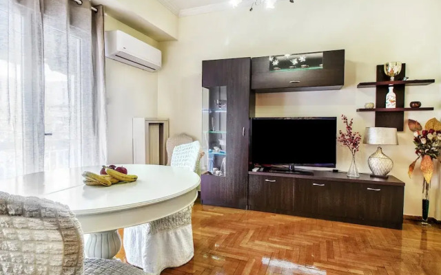 Gazi apartment with Acropolis views