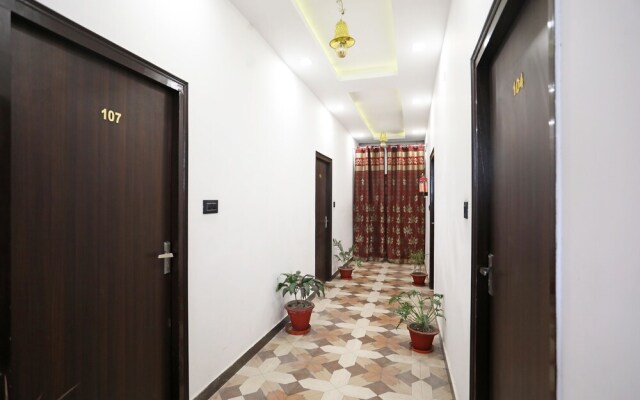 OYO 10535 Hotel Alpine