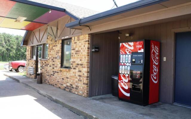 Lake Palestine Motor Inn