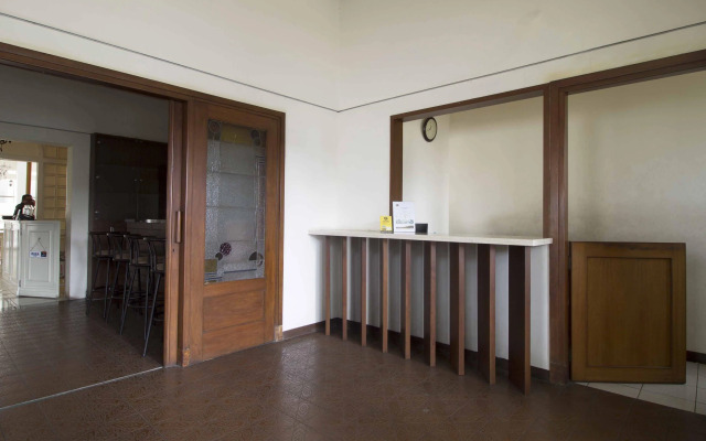 Residences by RedDoorz near Rumah Mode