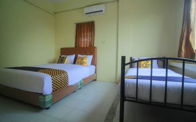 SPOT ON 2305 Andys Nur Penginapan