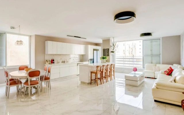Magnifique Appartement A 3' De La Plage Et Kikar