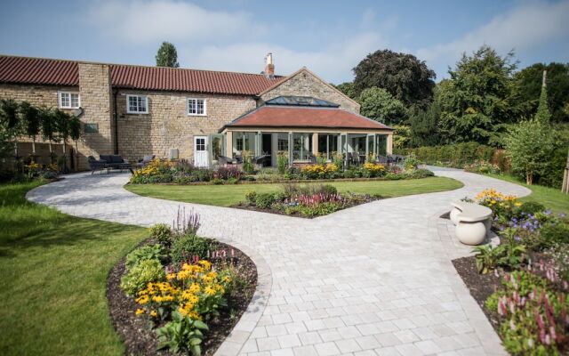 Dewars Restaurant & Rooms