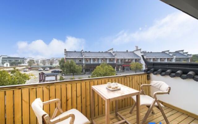 Zeyishan Homestay (Jiuhuashan Scenic Area Transfer Center)