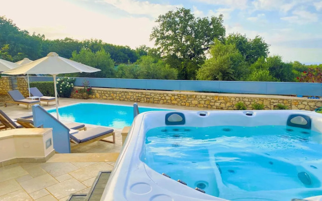 Deluxe Villa Ianthos - Outdoor Hot Tub & Kids Pool
