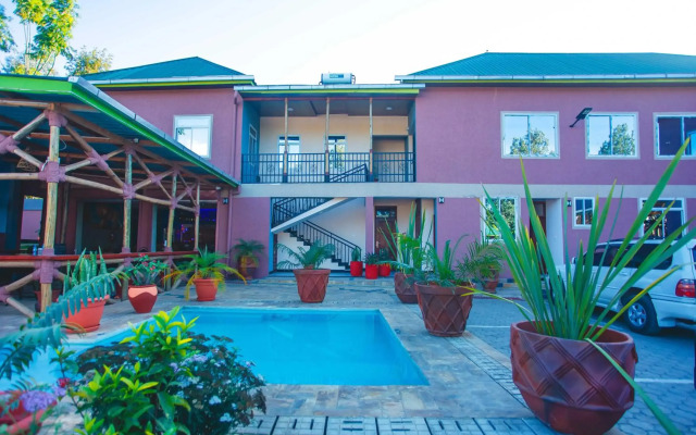 The Okaseni Lodge