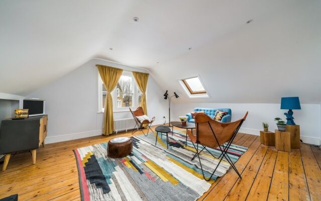 NEW Bohemian 2 Bedroom Victorian Flat in Dalston