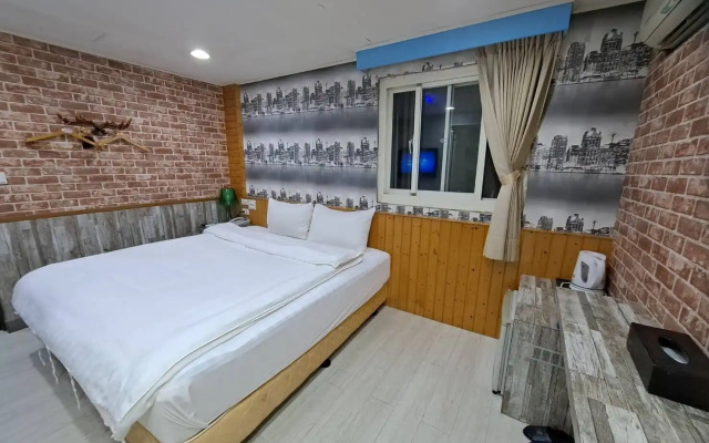 Bin City Hotel