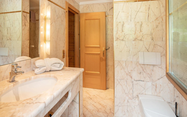 Charming Holiday Home in Maurach am Achensee