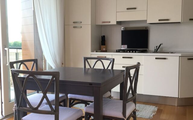 HomeToBe Golf&Venice Apartment