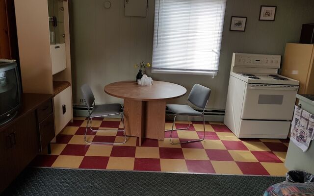 Deerview Lodge & Cabins - Princeton BC