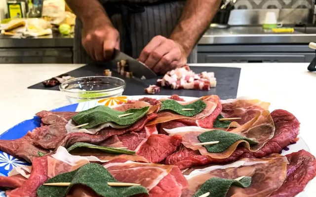 Domo Achenza Guesthouse