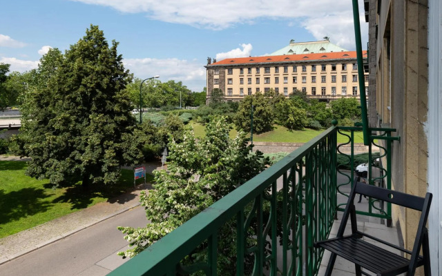 Luxury apartment in prime location