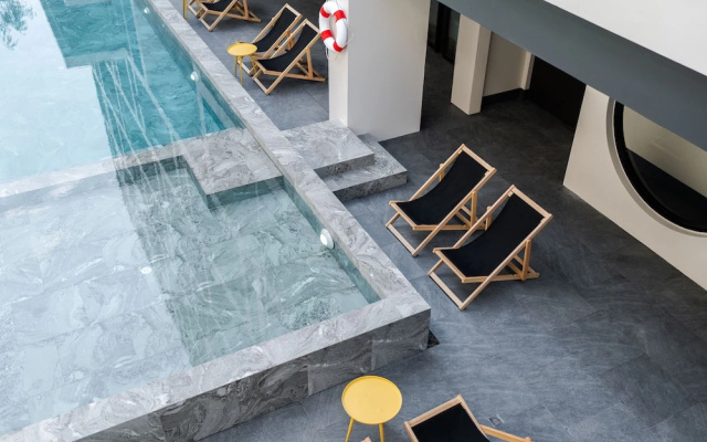 Blu Monkey Hub &  Krabi Town
