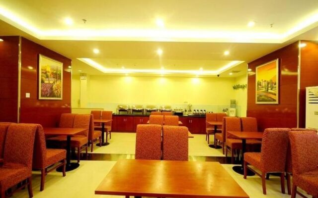 Hanting Express Weifang Shengli East Street Wenhua Road