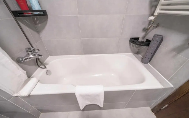 Tyms Modern 1BR 1BA Suite Xujiahui Shops