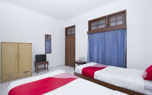 Hotel Dewi Sri by OYO Rooms