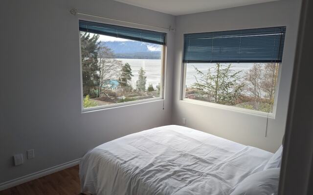 Cliff Haven on the Bay