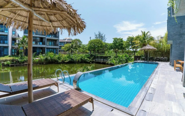 Gold Riverside Apartment & Villa
