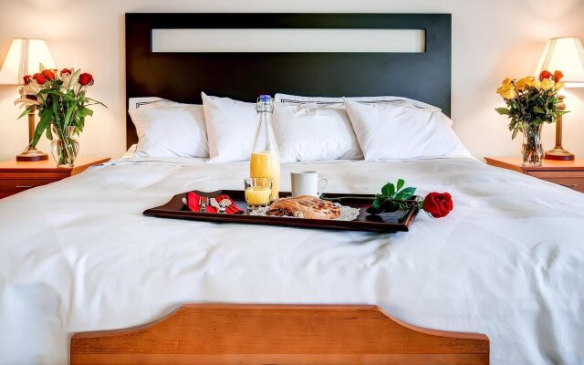 Best Western Plus Plaza Hotel