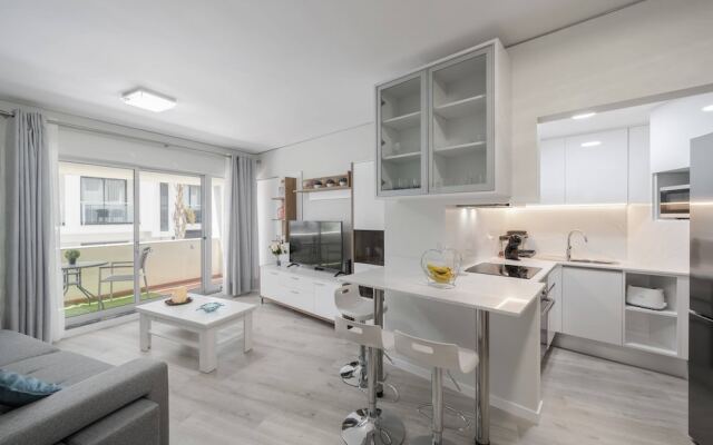 Apartment With sea View - Varandas do Lido I