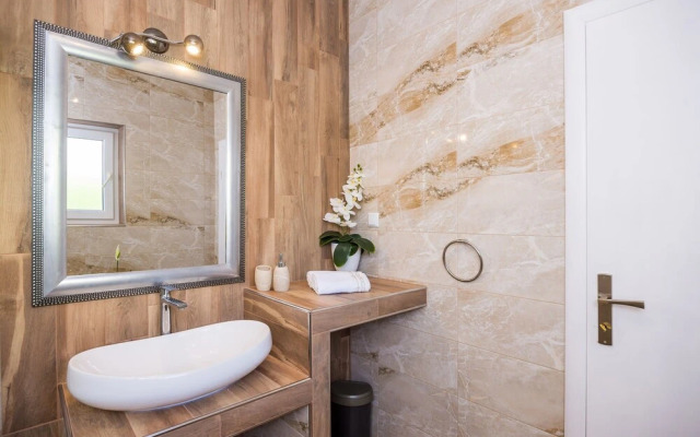Apartment & Rooms Duja