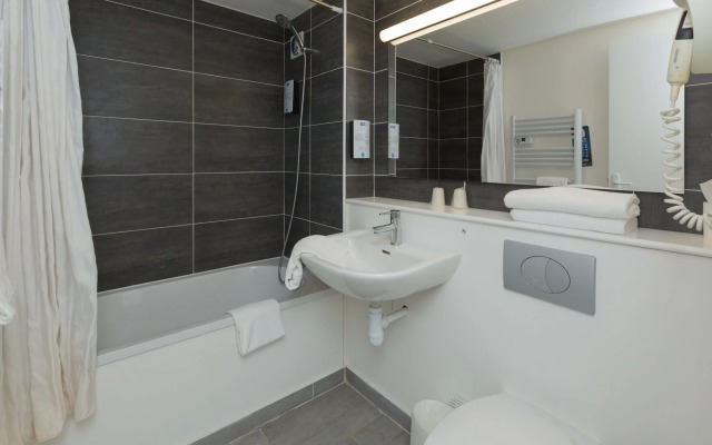 Campanile Chantilly Sud - Luzarches