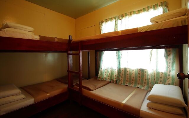 Laban Rata Resthouse - Hostel