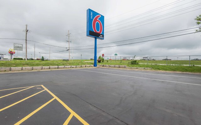 Motel 6 Kansas City, MO - Airport