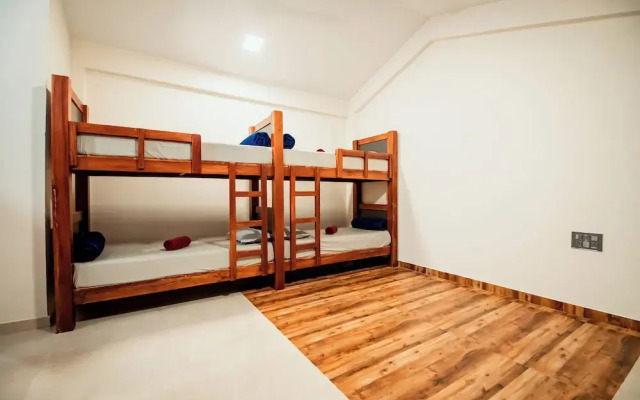Commune18 Resorts