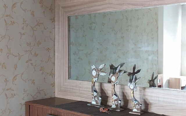 Newton Apartmen Residence By Ayulian