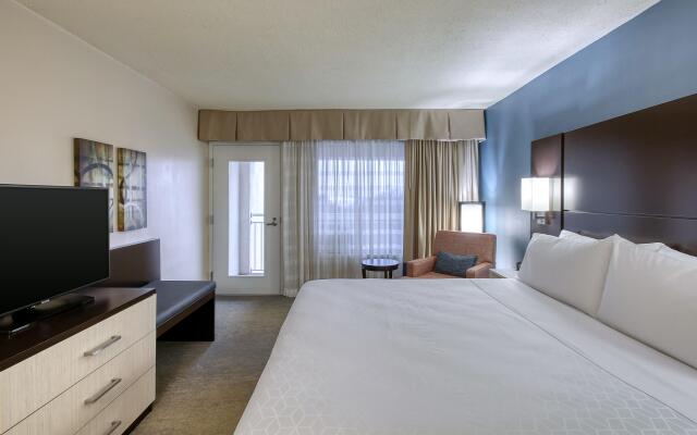 Holiday Inn Hotel & Suites Atlanta Airport-North, an IHG Hotel