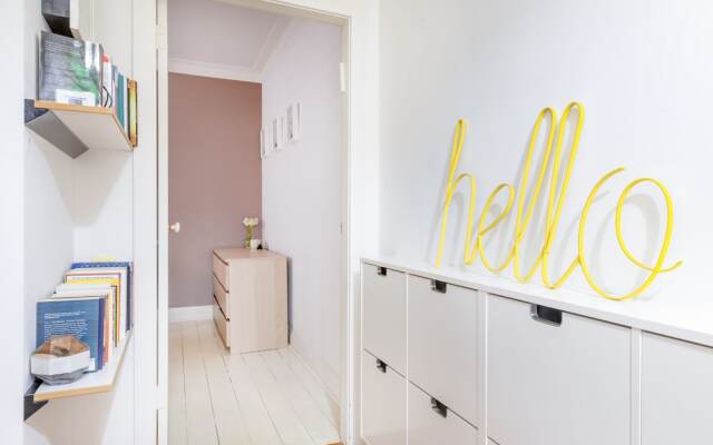 Picturesque Bellevue Hill 2BR Apt H452