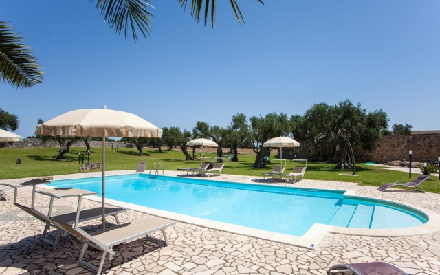 Masseria Relais Saraceno with pool