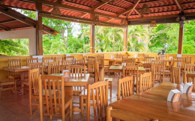 Hotel y Bungalows El Jardín