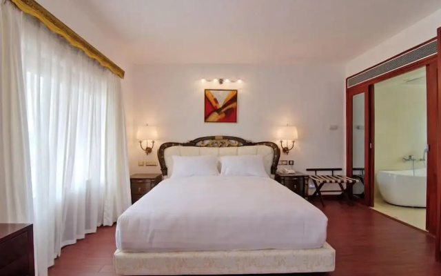 White Pearl Suites
