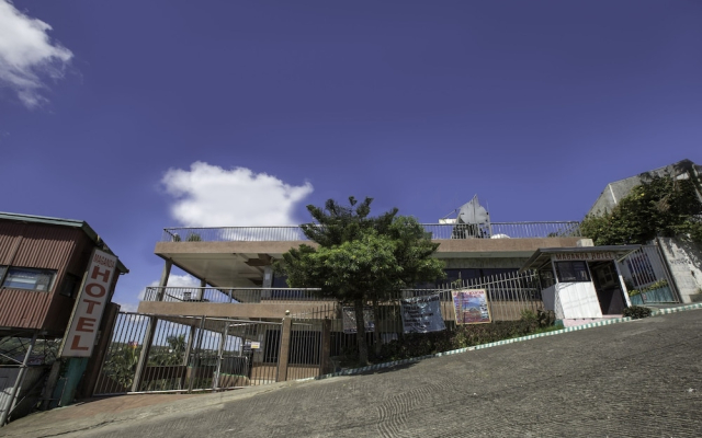 OYO 738 Maganda Hotel