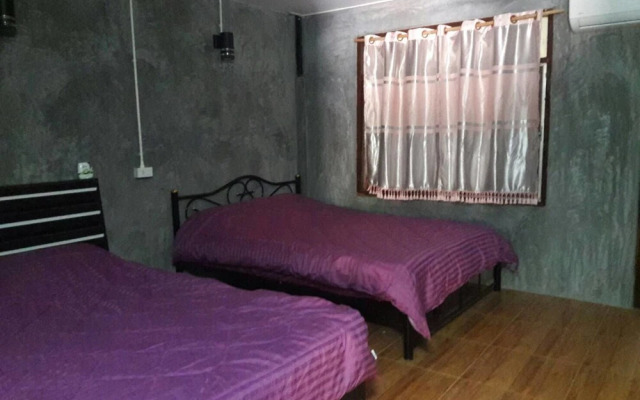 Baan Raiplaysoi Homestay