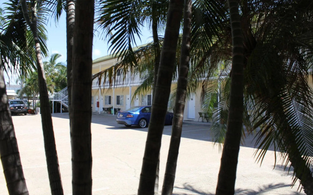 The Colonial Rose Motel