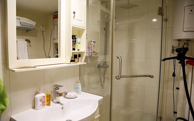 Beijing Sanlitun 2-Bedroom Spacious Apartment