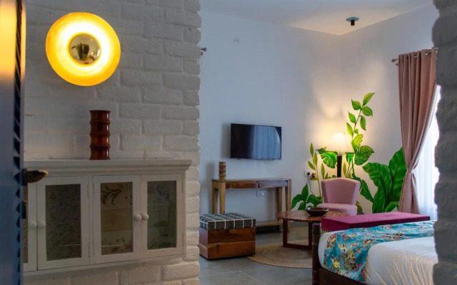 The Sierra - By The Lake