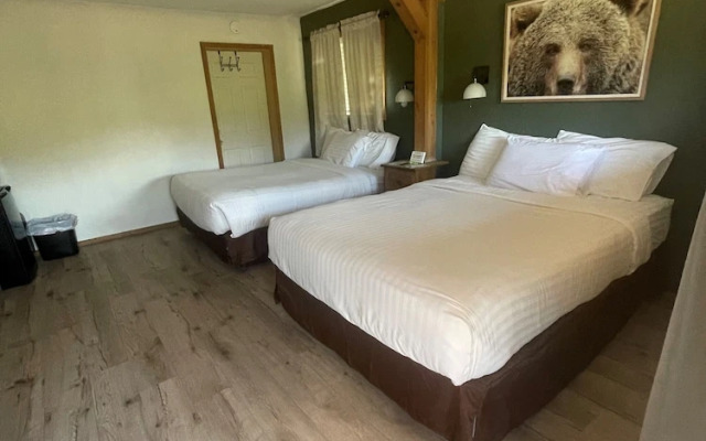 The Spruce Lodge