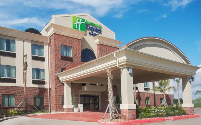 Holiday Inn Express Hotel & Suites Winnie by IHG