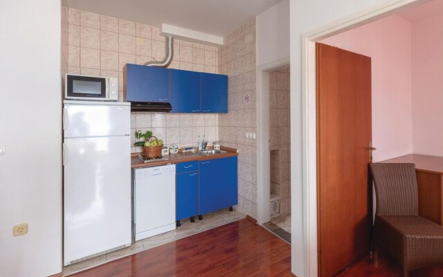 Beautiful Home in Komarna With Wifi and 3 Bedrooms