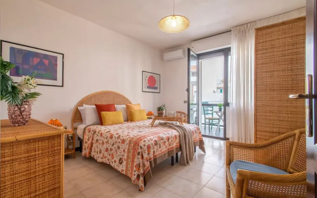 Sardinia RE - Lilium Central Flat