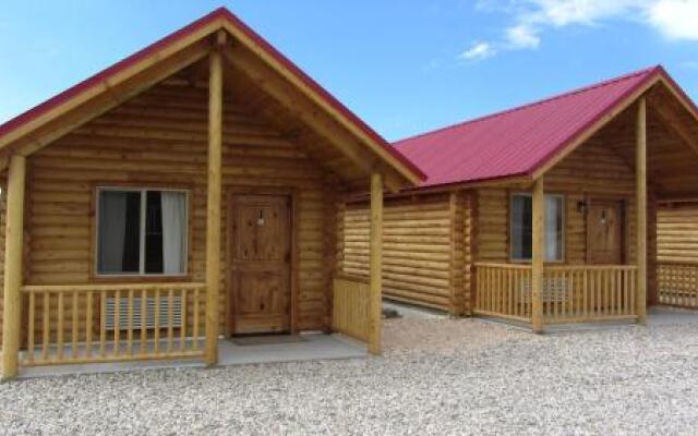 Bryce Canyon Log Cabins