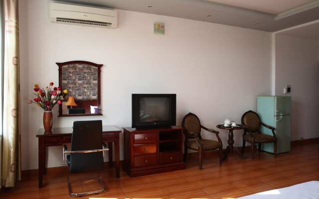 Hoa Phat Hotel & Apartment