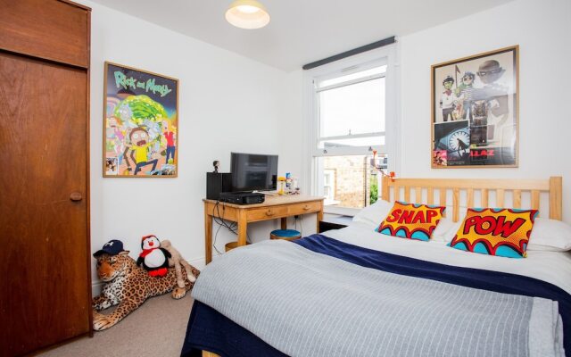 Wonderful 4 Bedroom Home In Kensal Rise